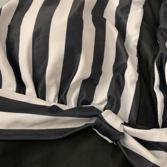 SHEIN sexy bold stripe onepiece swim suit beach wear flirty vacation 1 pool Sz L - Picture 3 of 5